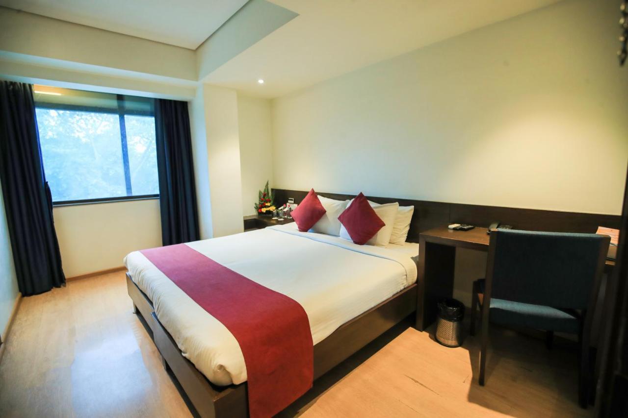Hotel German Palace Near To Airport Gandhinagar Esterno foto