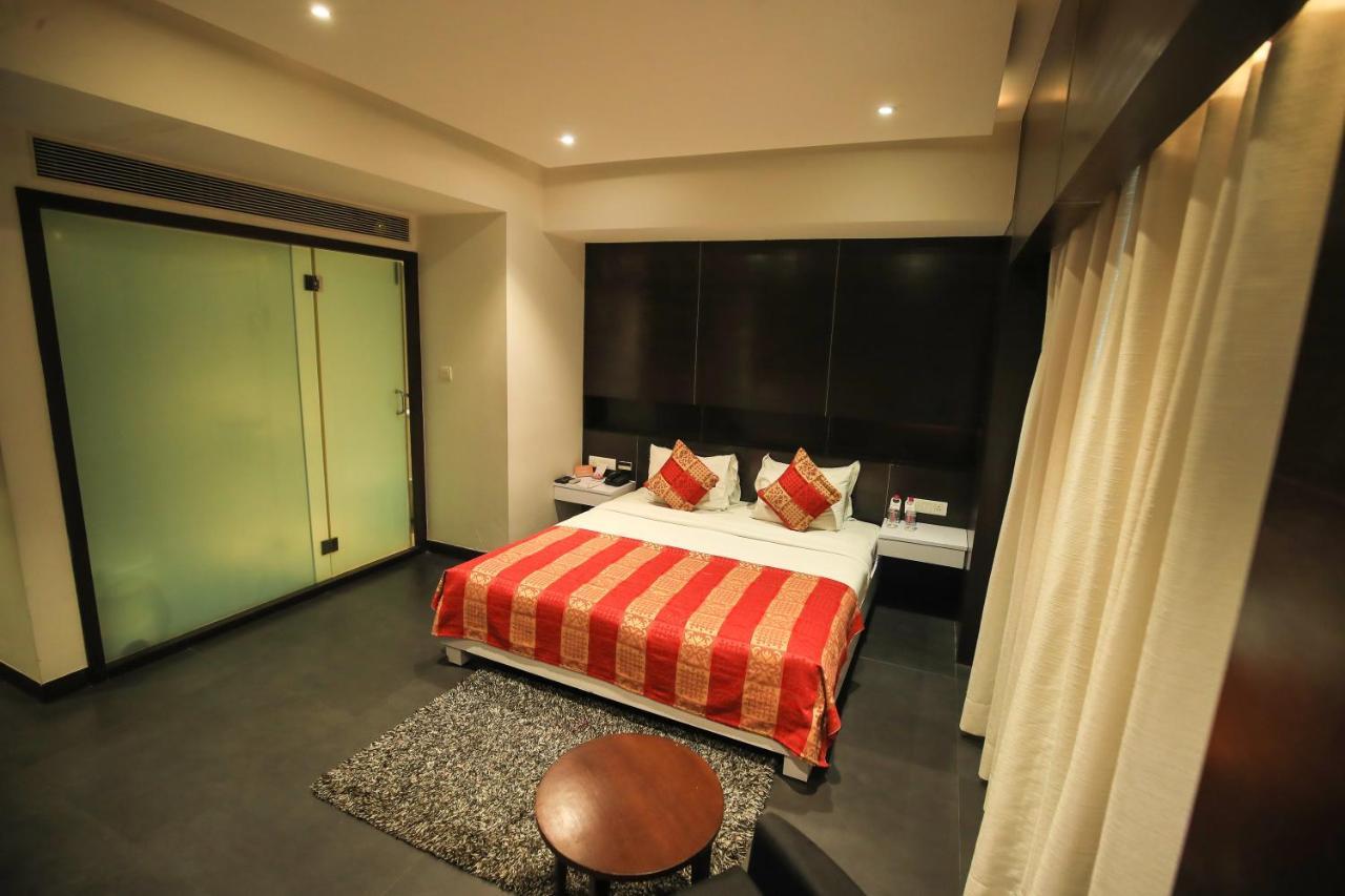 Hotel German Palace Near To Airport Gandhinagar Esterno foto
