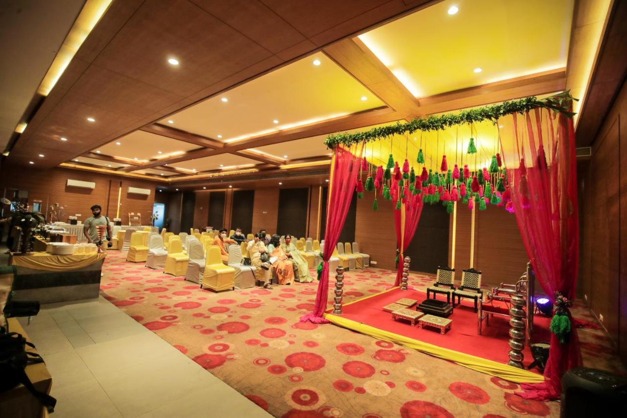 Hotel German Palace Near To Airport Gandhinagar Esterno foto