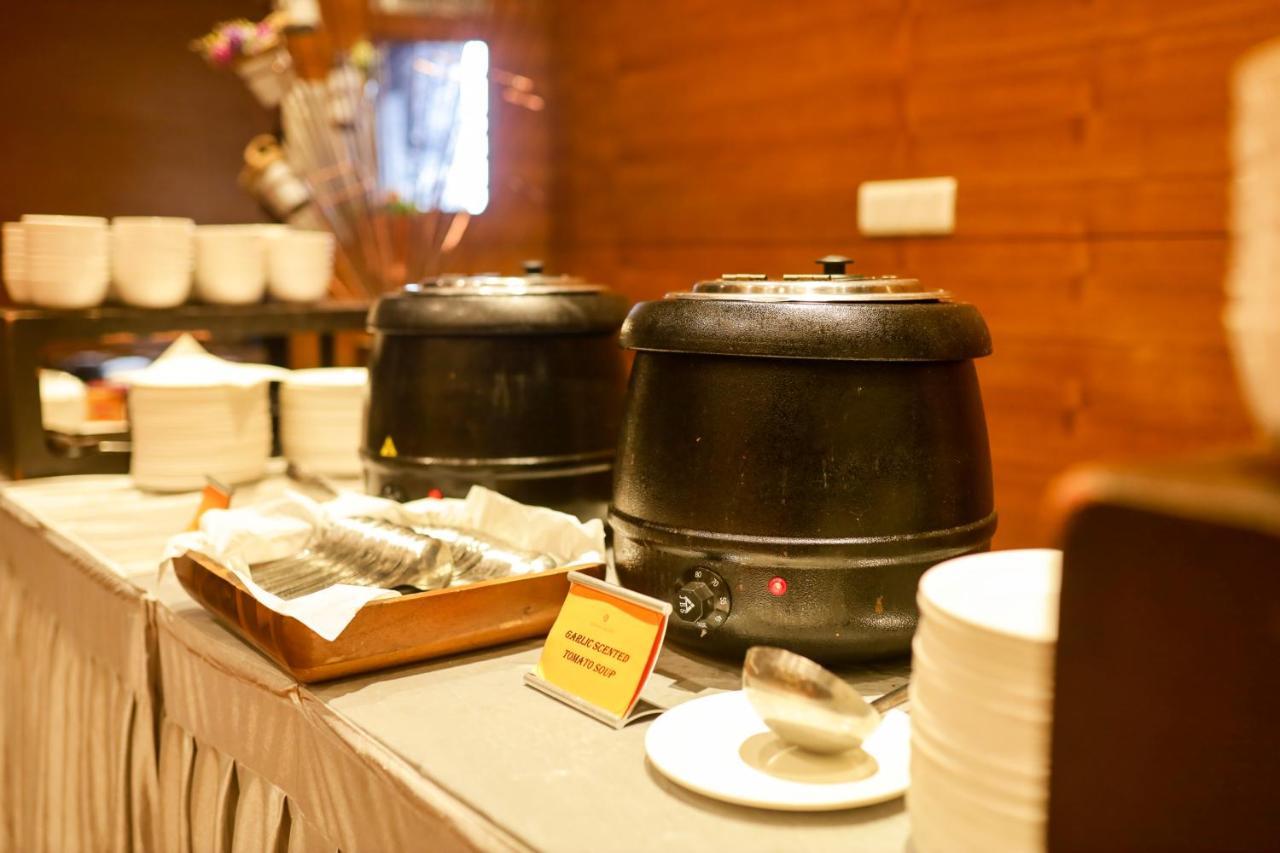 Hotel German Palace Near To Airport Gandhinagar Esterno foto