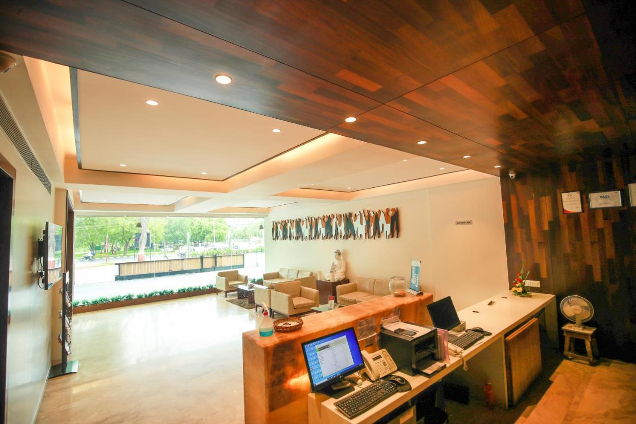 Hotel German Palace Near To Airport Gandhinagar Esterno foto