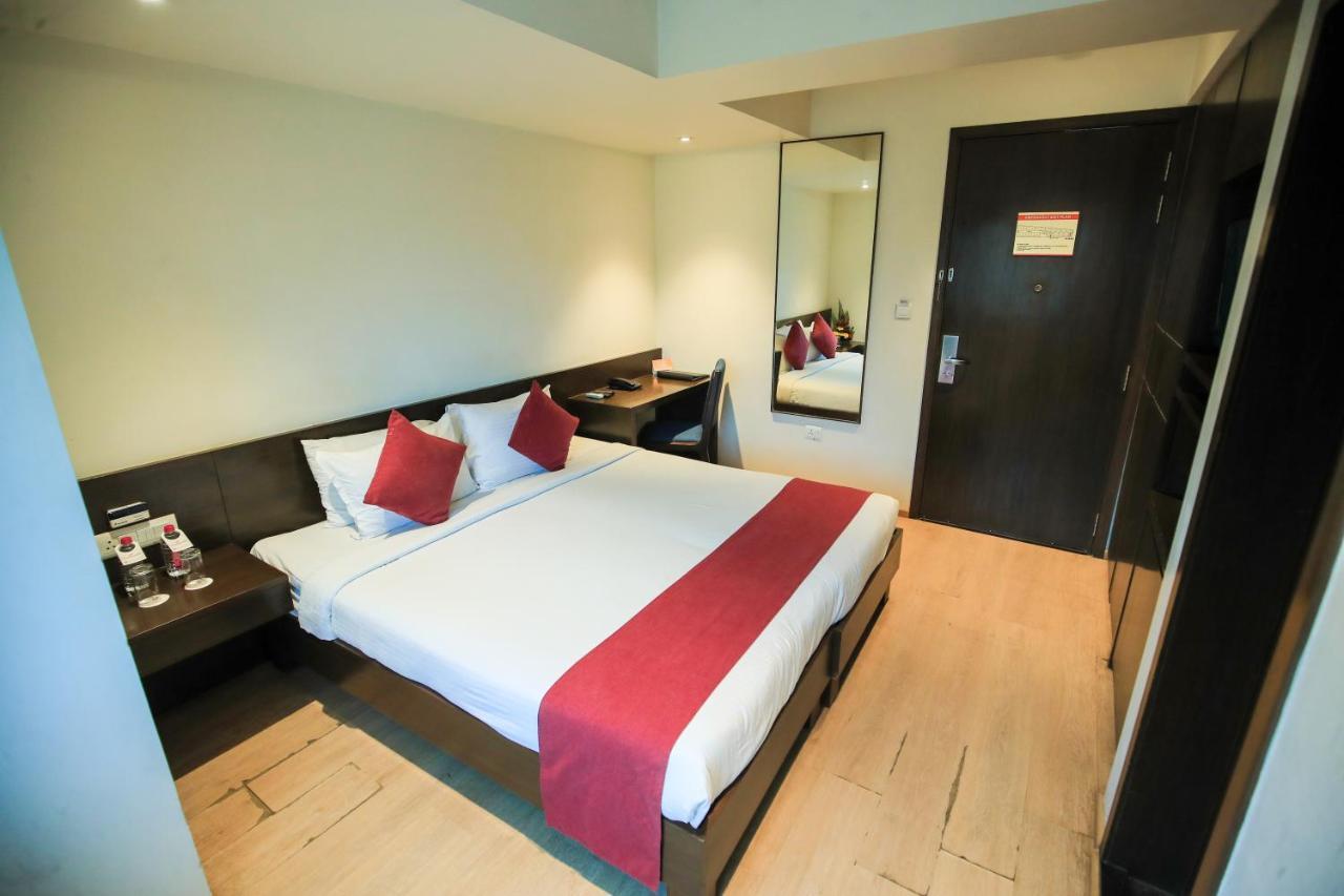 Hotel German Palace Near To Airport Gandhinagar Esterno foto