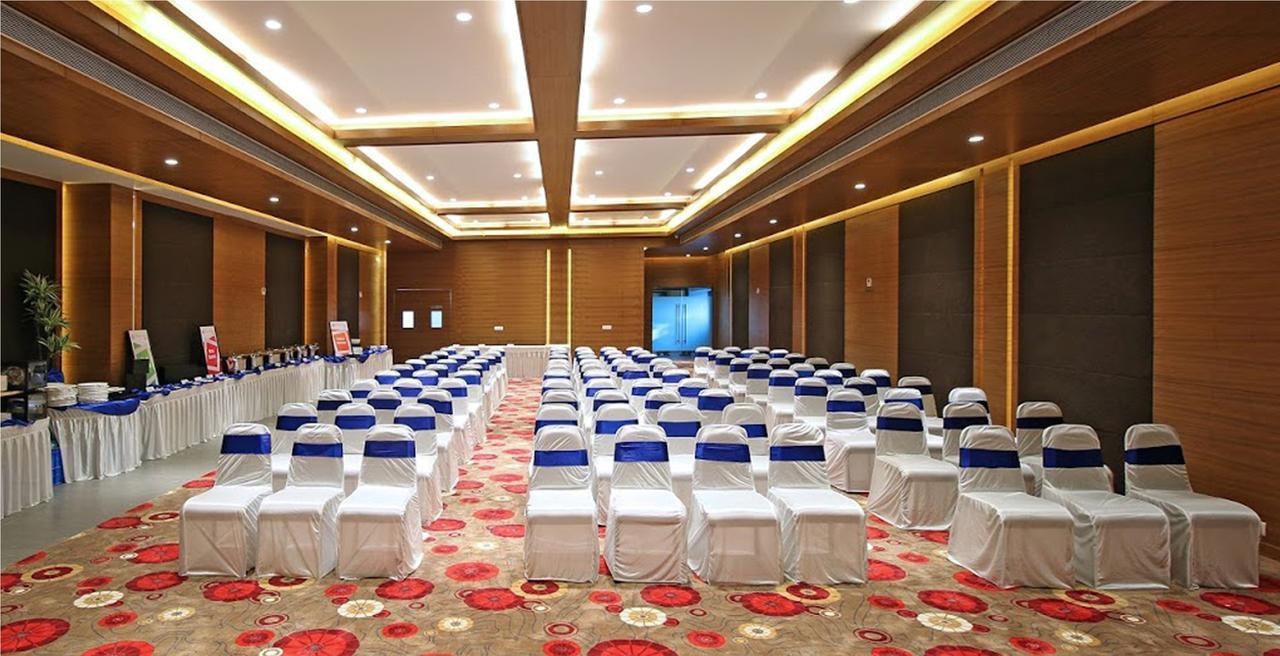 Hotel German Palace Near To Airport Gandhinagar Esterno foto