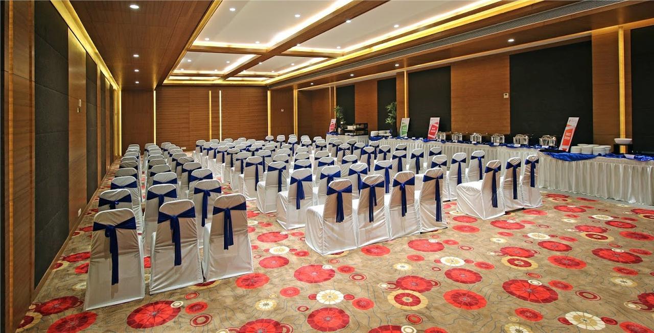 Hotel German Palace Near To Airport Gandhinagar Esterno foto