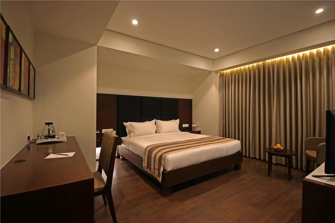 Hotel German Palace Near To Airport Gandhinagar Esterno foto