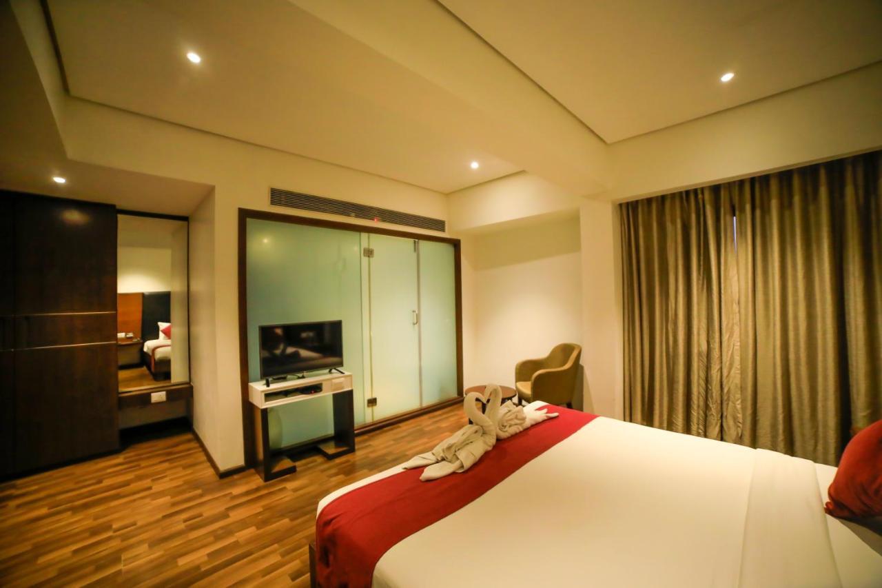 Hotel German Palace Near To Airport Gandhinagar Esterno foto