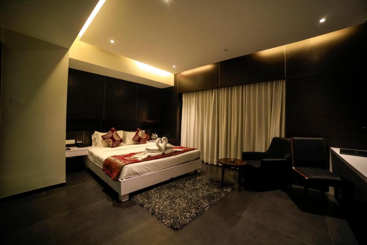 Hotel German Palace Near To Airport Gandhinagar Esterno foto