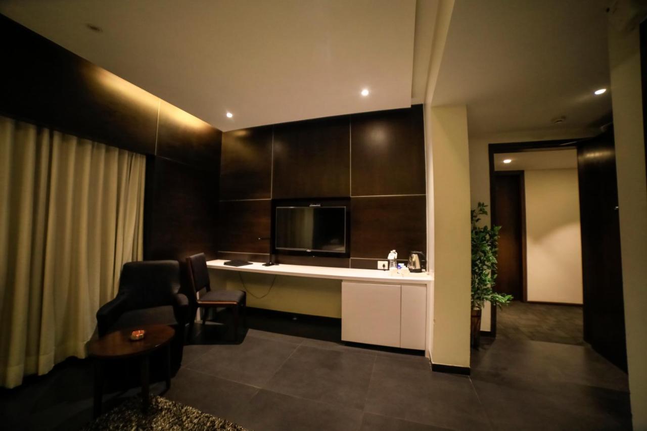 Hotel German Palace Near To Airport Gandhinagar Esterno foto