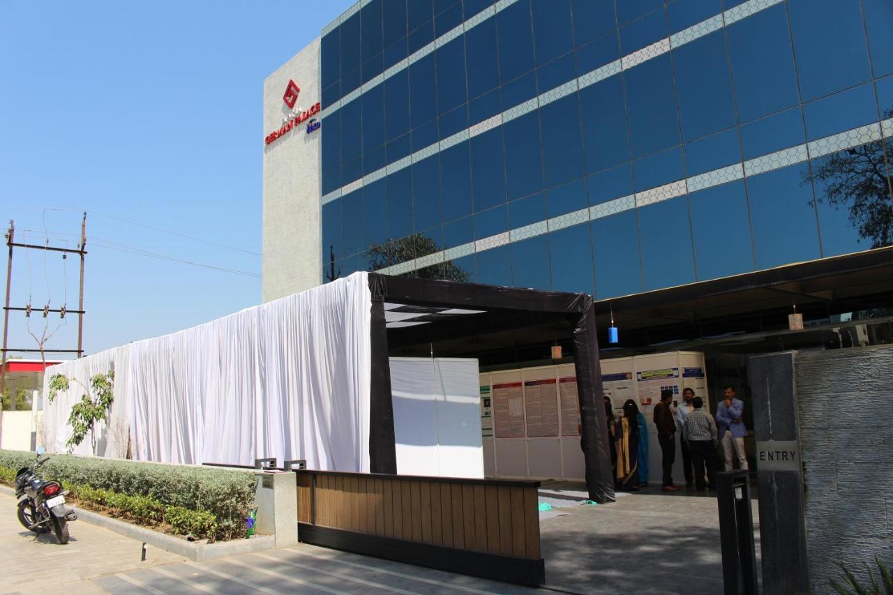Hotel German Palace Near To Airport Gandhinagar Esterno foto